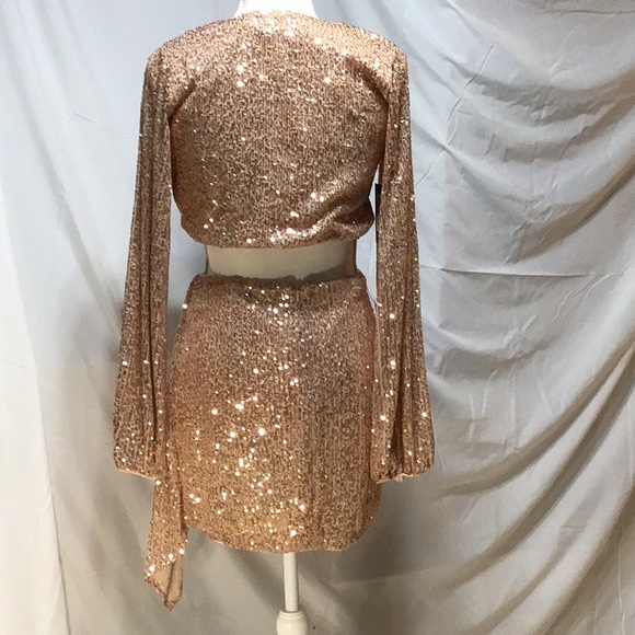Etiquette sexy 🔥 peach sequin skirt and crop top set. Size S - Picture 8 of 12